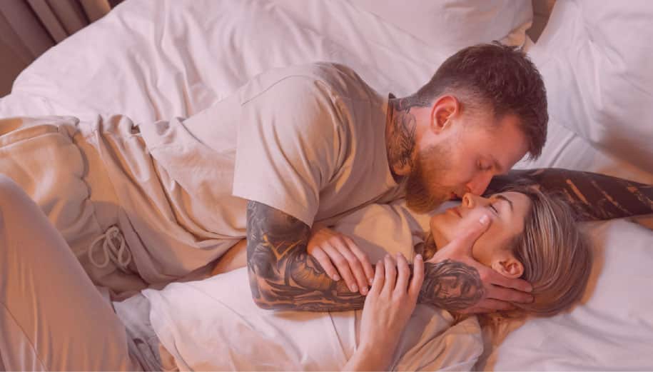 couple au lit sexy sexualite francais 2025